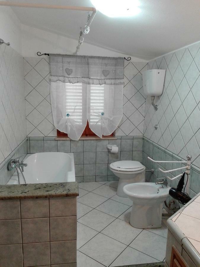 Appartamento Sa Molina Bosa Bagian luar foto